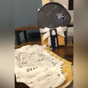 Gerber 3 Pack Of Onesies & Hooded Towel With Three Matching Washcloths all NWT